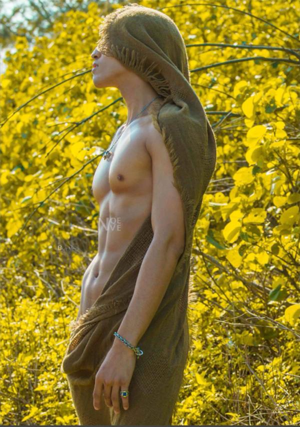 Whoseman-4-明星教練男丁格爾-芬達-全裸非全見寫真書